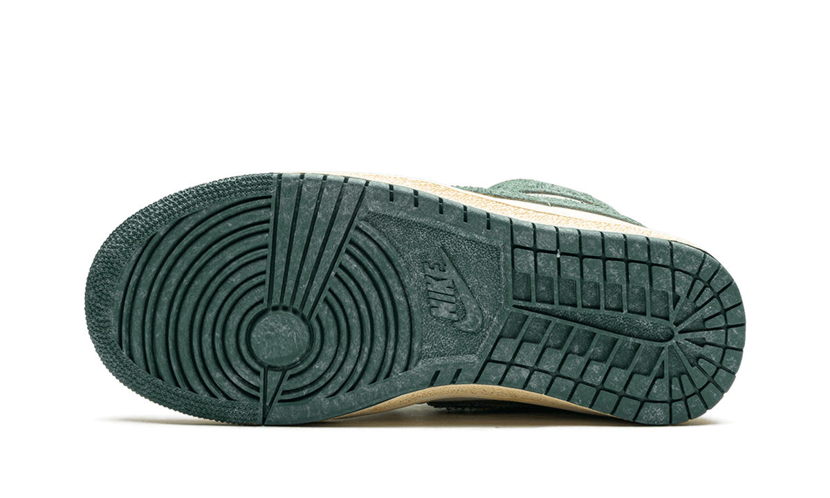 JORDAN MENS Jordan Air Ship Pe Sp "A Ma Mani&eacute;re Green Stone" FQ2942 100 from Stadium Goods